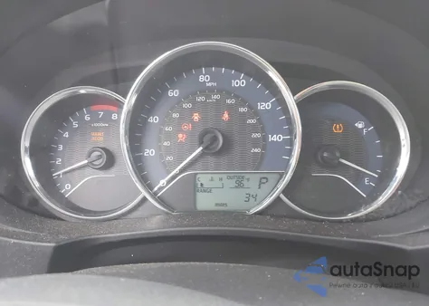 2016 Toyota Corolla L z USA, uszkodzony, nr VIN 5YFBURHE9GP496482